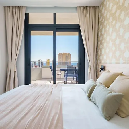 Eagle Tower Sea View بينايدورم